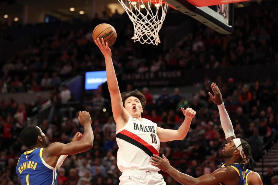 NBA季前赛:杨瀚森9分6篮板 开拓者不敌勇士