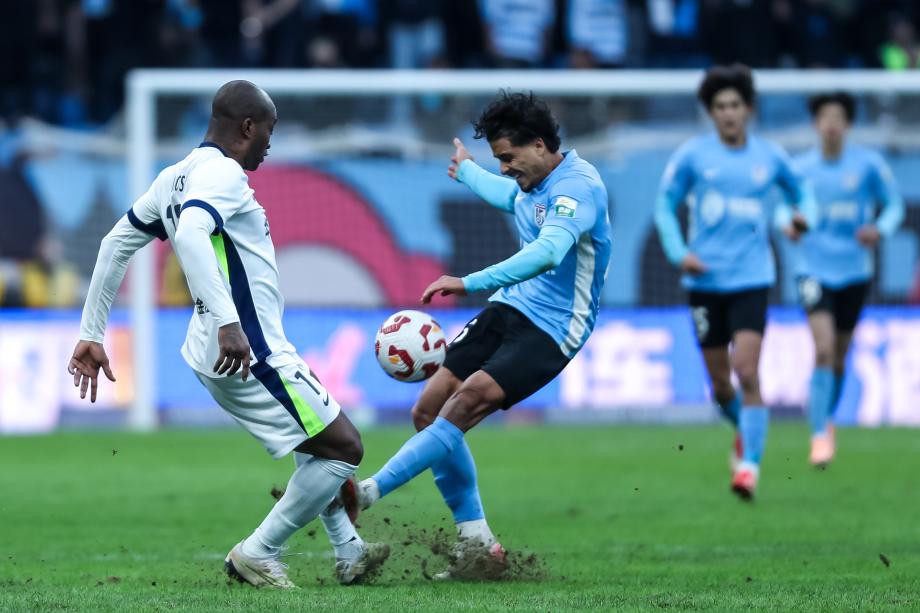 马马杜造险+中楣 大连英博0-0闷平武汉三镇