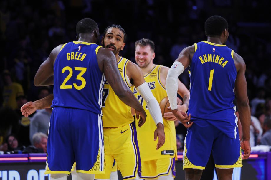 东契奇空砍43+12+8库里23分 勇士揭幕战力克湖人