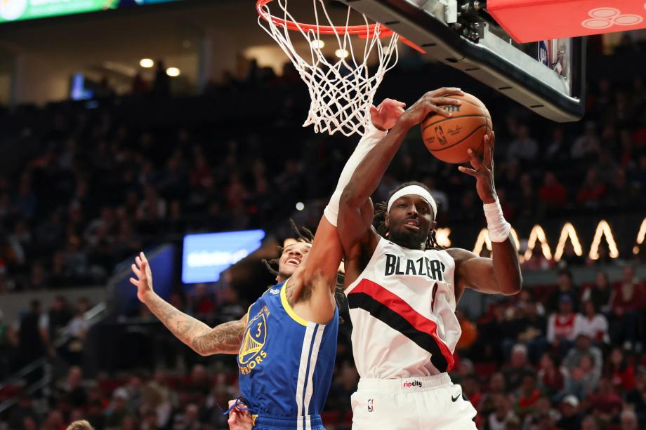 常规赛首胜！杨瀚森暴扣+火锅 开拓者击败勇士