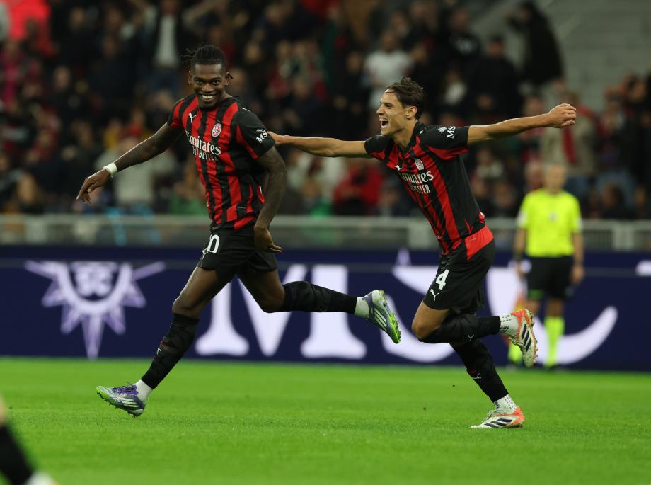 意甲-莱奥破门阿特卡梅绝平 米兰2-2比萨各赛事8场不败