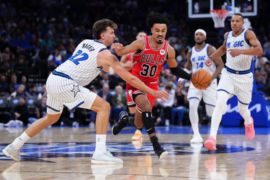 吉迪21+8班凯罗24+10 公牛7人上双力克魔术