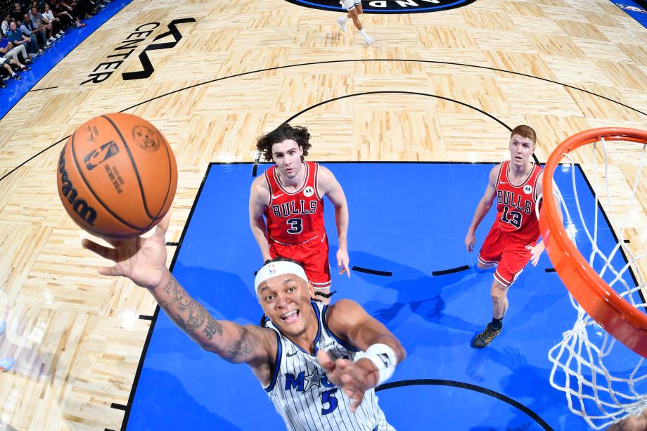 吉迪21+8班凯罗24+10 公牛7人上双力克魔术