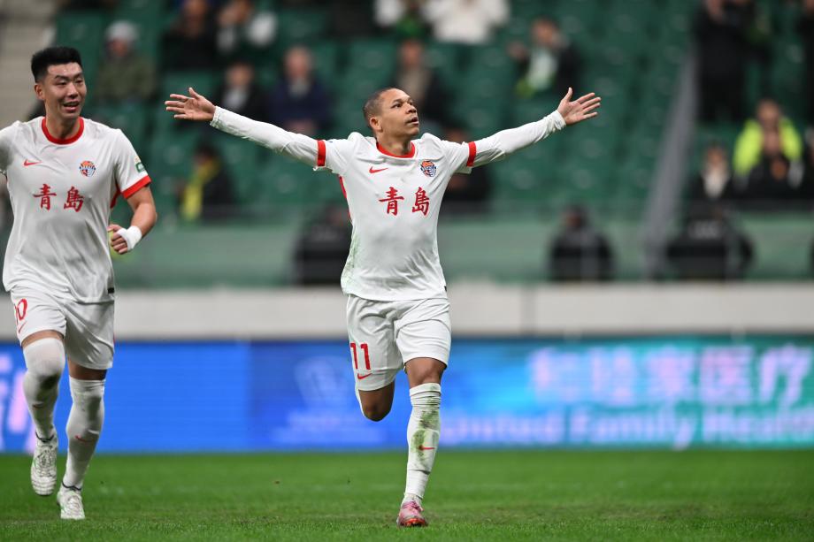 萨里奇帽子戏法 青岛海牛客场战胜北京国安