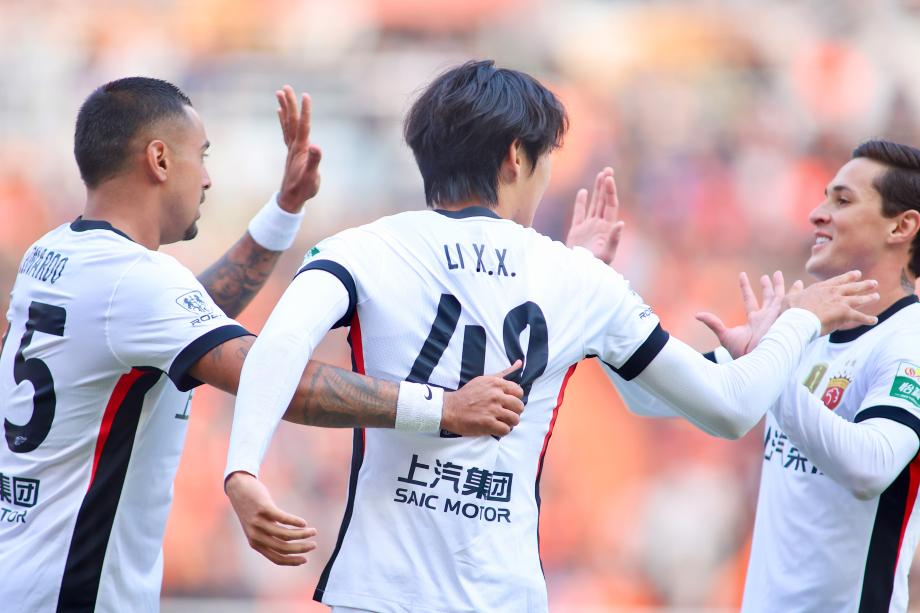 卡扎伊什维利梅开二度 山东泰山战胜上海海港