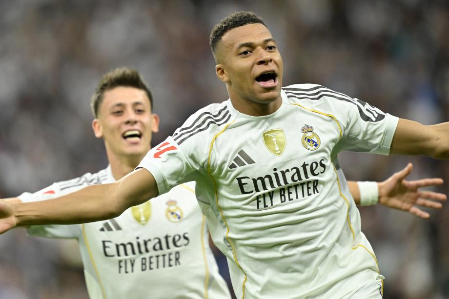 西甲-贝林传射 皇马2-1巴萨终结国家德比4连败