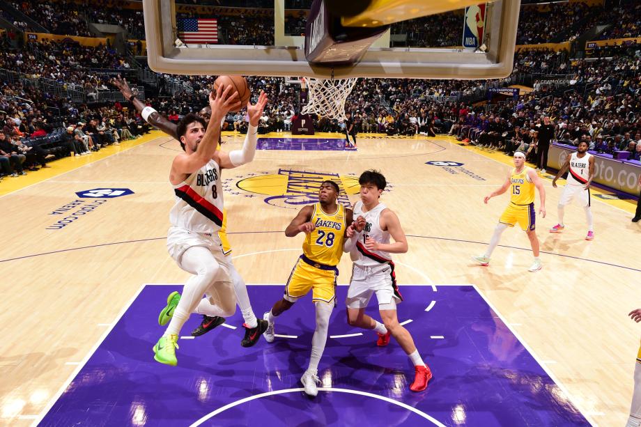 杨瀚森1分1板里夫斯空砍41分 开拓者力克湖人