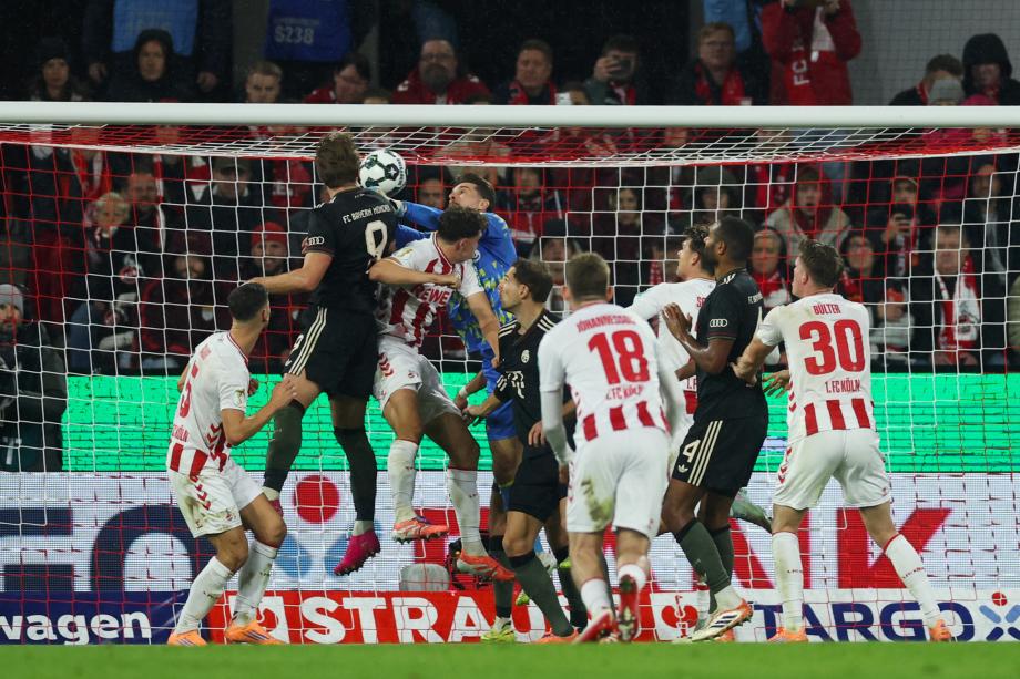 德国杯-凯恩双响迪亚斯失单刀 拜仁4-1科隆