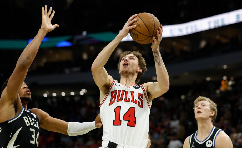 NBA杯-字母哥41+15+9 雄鹿主场力克公牛