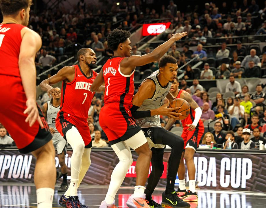 杜兰特24分8失误 马刺3人20+终结火箭5连胜