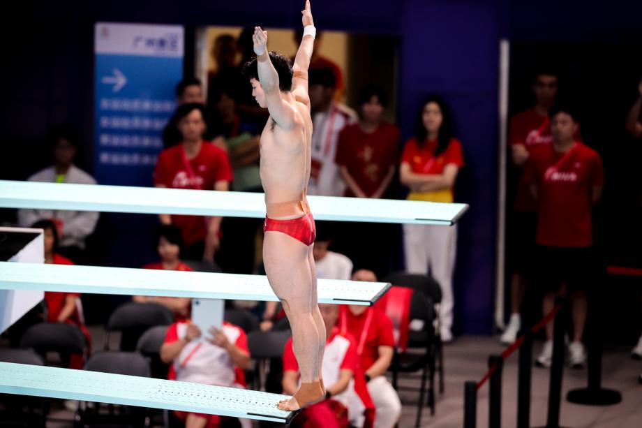 [图]全运会跳水男人3米板决赛 王宗源强势夺冠体育赛事直播