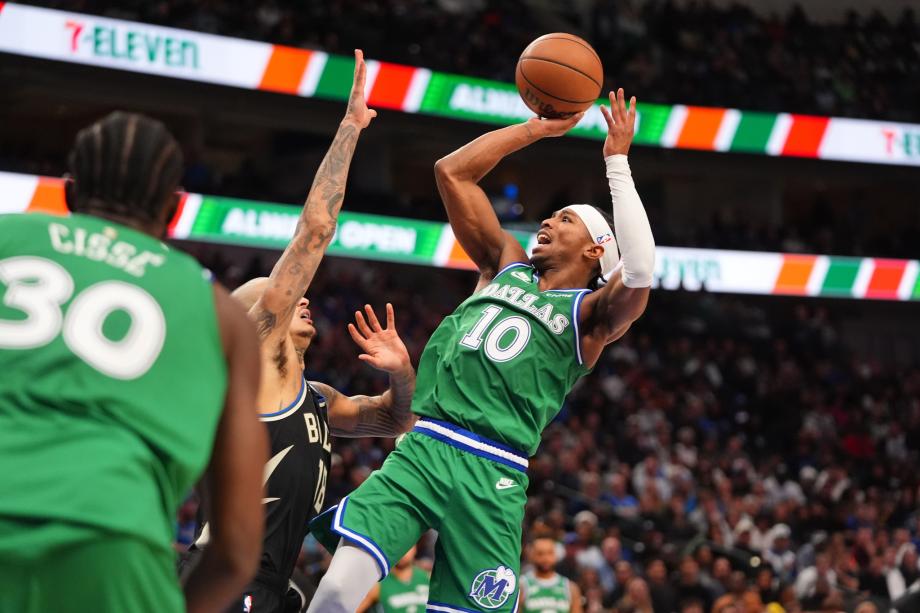 字母哥30+8+6库兹马26分 雄鹿逆转独行侠