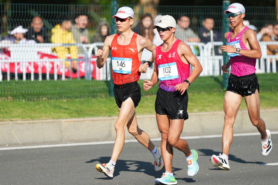 [图]十五运会田径首金降生 张俊男人20公里赛跑卫冕体育最新信息