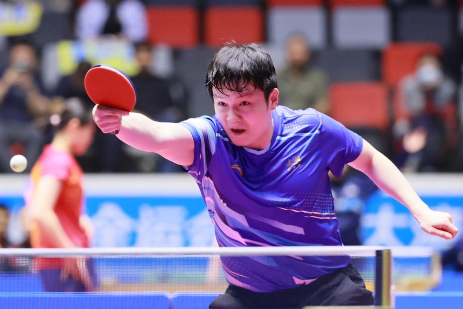 [图]樊振东4-0横扫孙正 晋级十五运会男单四强