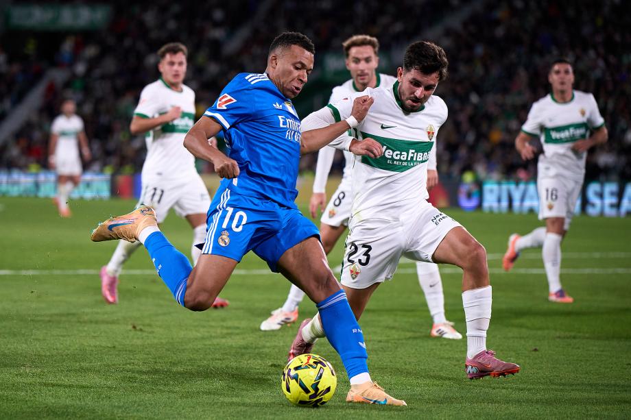 贝林厄姆传射赫伊森首球 皇马2-2埃尔切两连平