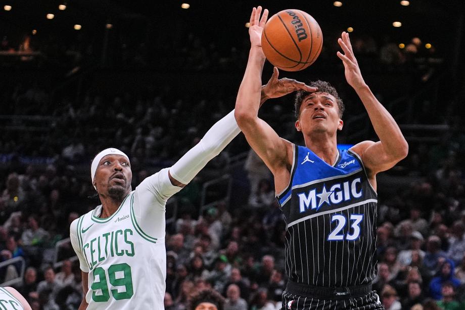 布朗35+8 凯尔特人终结魔术三连胜