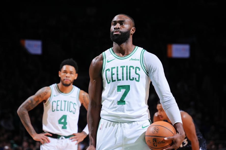 布朗35+8 凯尔特人终结魔术三连胜