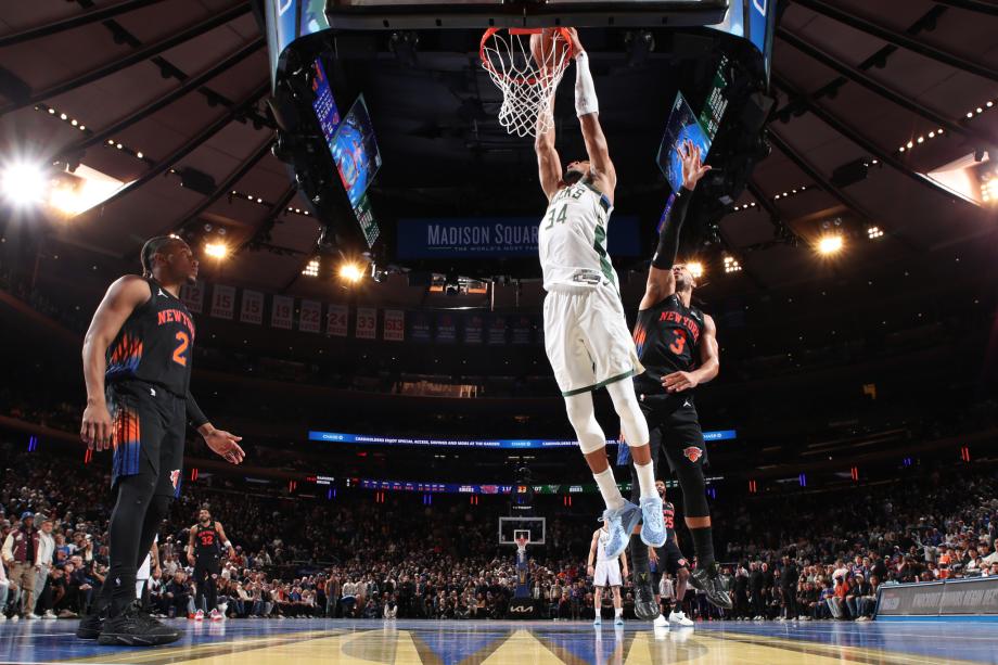 布伦森37分字母哥复出空砍30+15 尼克斯击败雄鹿