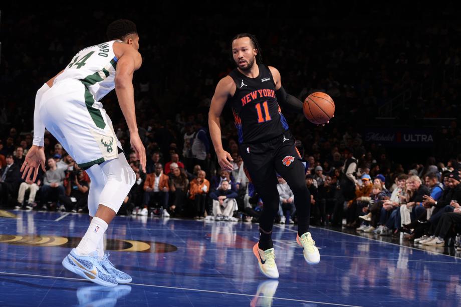 布伦森37分字母哥复出空砍30+15 尼克斯击败雄鹿