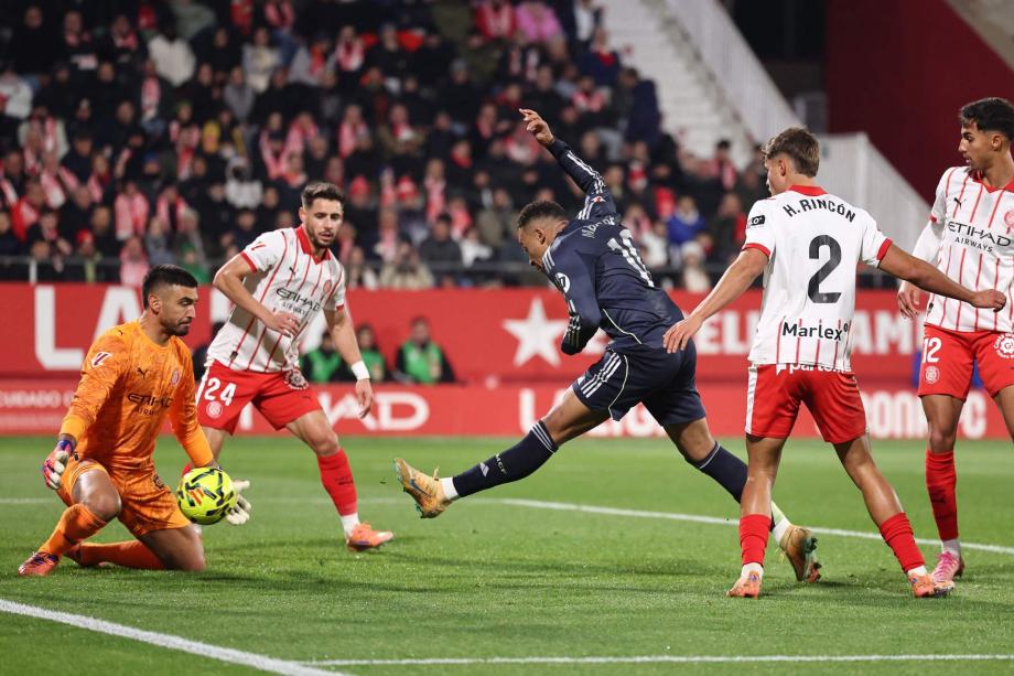 西甲-姆巴佩点射维尼修斯造点 皇马1-1赫罗纳