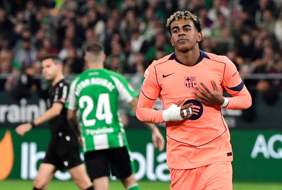 费兰戴帽巴萨三人失单刀 巴萨5-3贝蒂斯迎6连胜