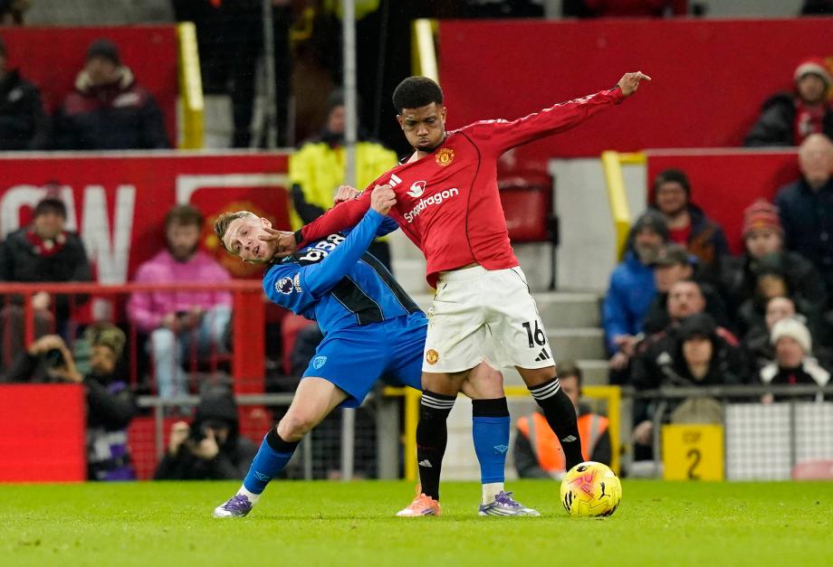 B费任意球破门卡塞米罗建功 曼联4-4伯恩茅斯