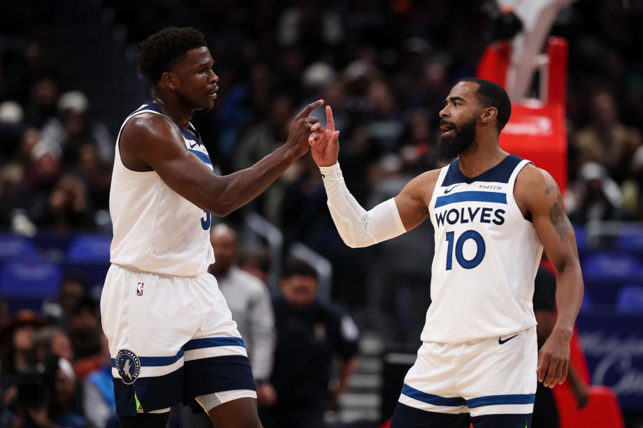 爱德华兹35分三分球创纪录 森林狼客场轻取奇才