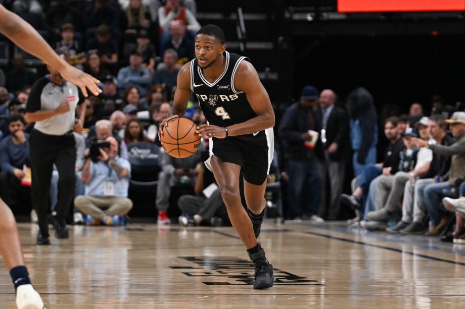 文班亚马复出30分阿尔达马制胜盖帽 马刺不敌灰熊