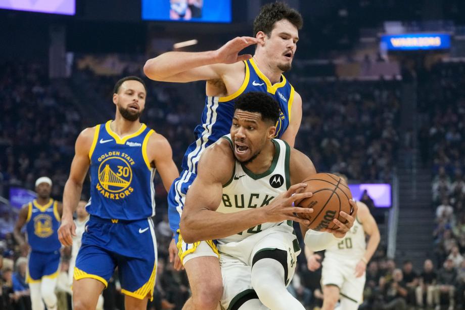 库里31+7+7字母哥空砍34+10+5 勇士力擒雄鹿