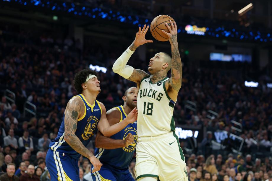 库里31+7+7字母哥空砍34+10+5 勇士力擒雄鹿