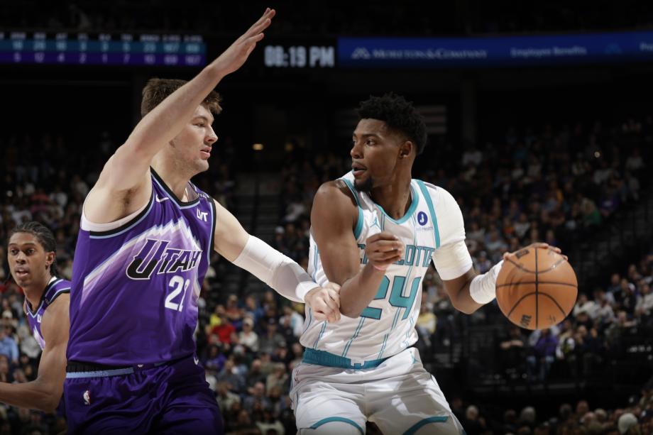 鲍尔17+5+5黄蜂9人上双150-95狂胜爵士55分