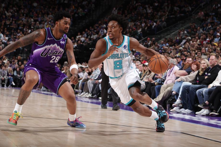 鲍尔17+5+5黄蜂9人上双150-95狂胜爵士55分