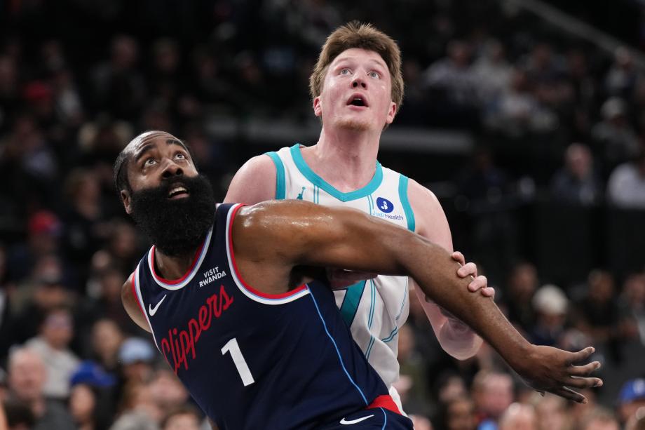 莱昂纳德35分哈登32+10 快船擒黄蜂近12战10胜