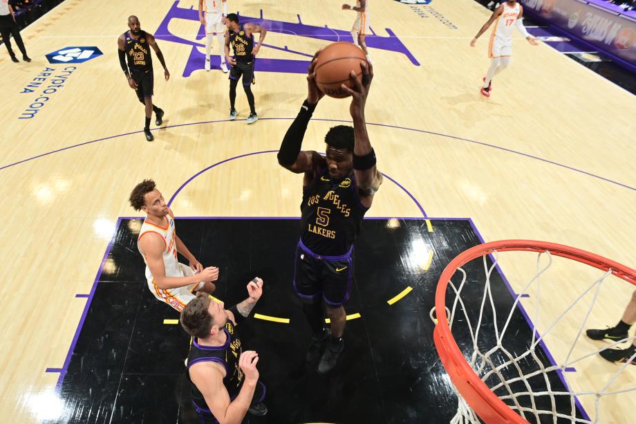 詹姆斯31+9+10东契奇27+12 湖人大胜老鹰