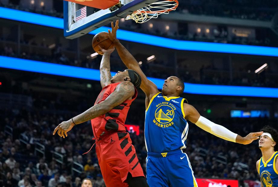 杨瀚森3分2篮板库里7分11助攻 勇士轻取开拓者