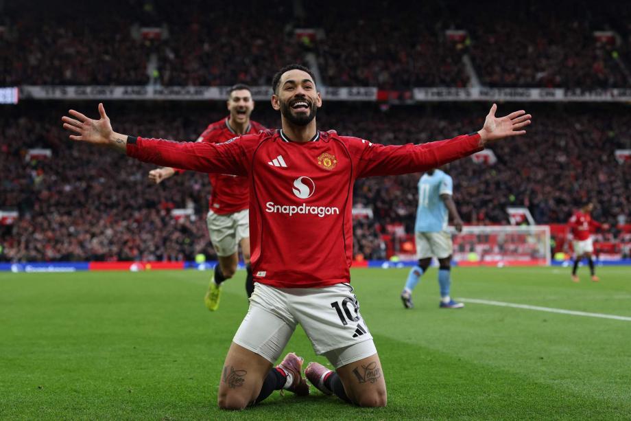 姆伯莫破门多尔古建功 曼联2-0完胜曼城