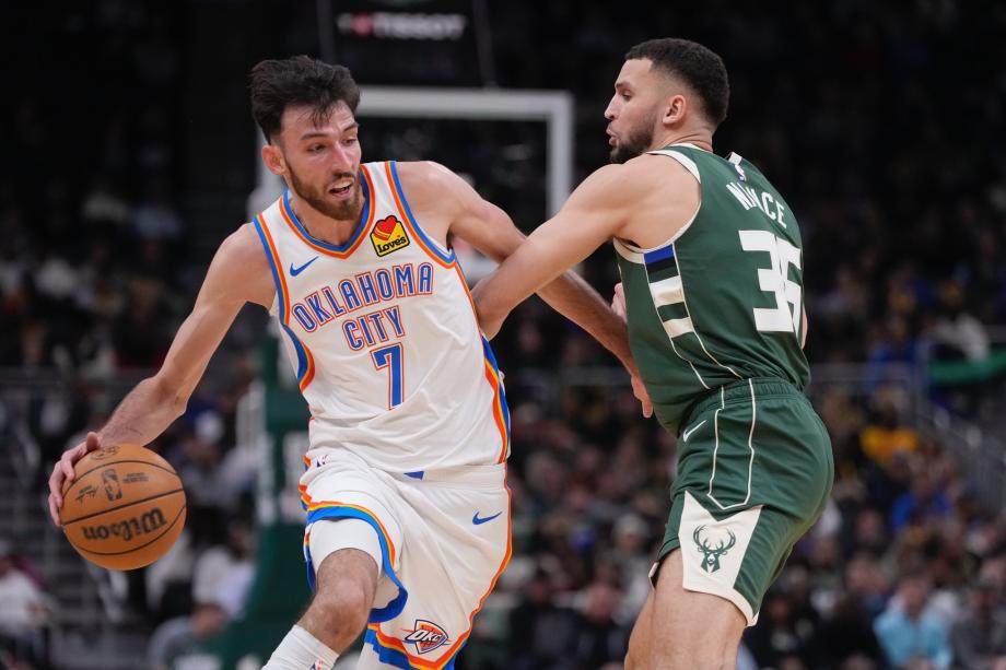 亚历山大40分11助攻字母哥19分 雷霆轻取雄鹿