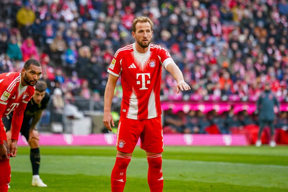 德甲-乌尔比希送礼 拜仁1-2奥格斯堡遭遇赛季首败