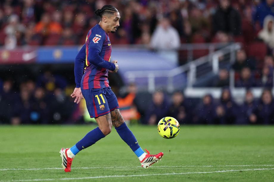 巴萨3-0奥维耶多 奥尔莫传射亚马尔精彩侧钩破门