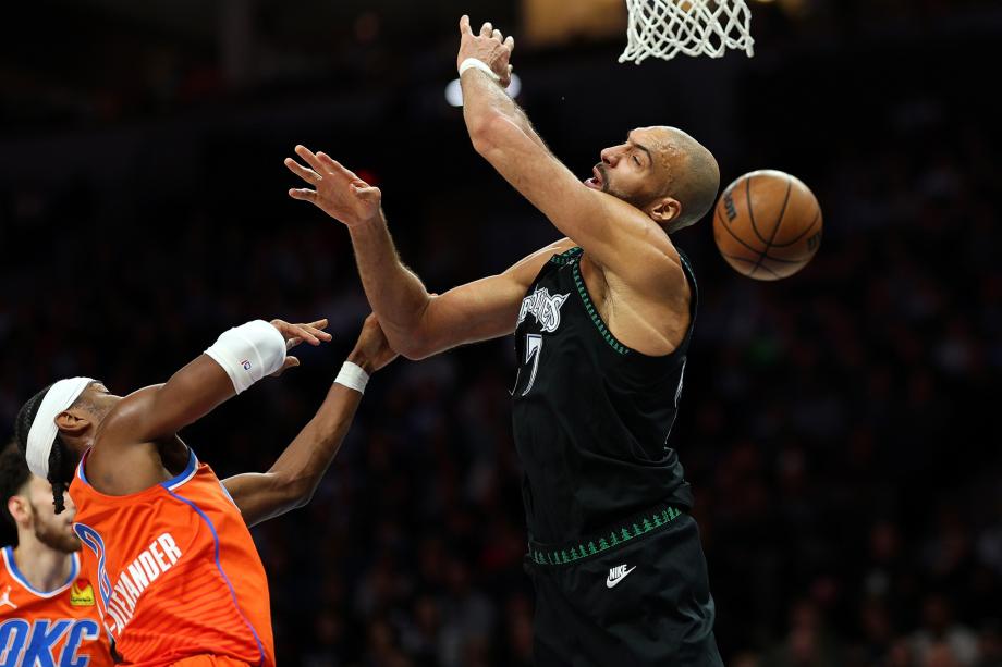 爱德华兹26+5+5亚历山大30分 森林狼力克雷霆