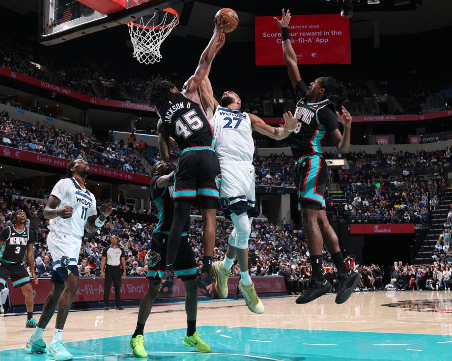 爱德华兹33分杰罗姆复出20+6 森林狼送灰熊6连败