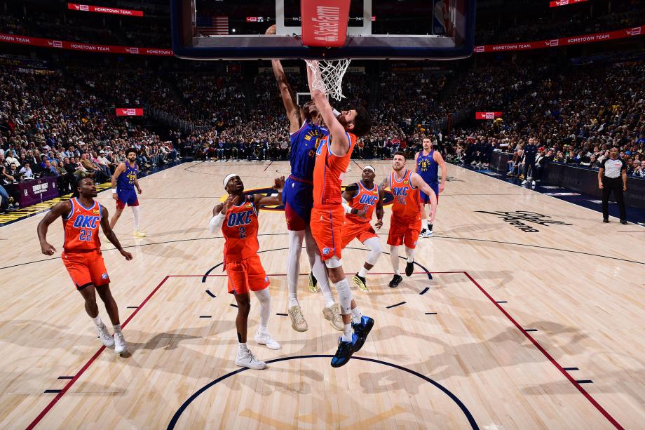 亚历山大34+5+13 雷霆客场轻取掘金