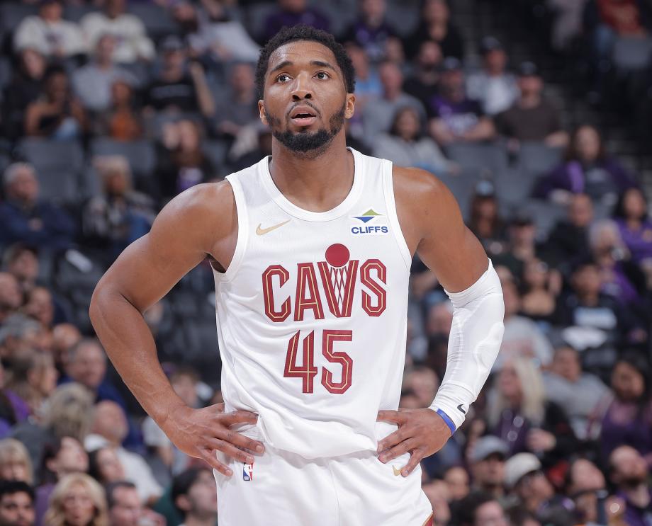 哈登骑士首秀23+8米切尔35分 骑士险胜国王