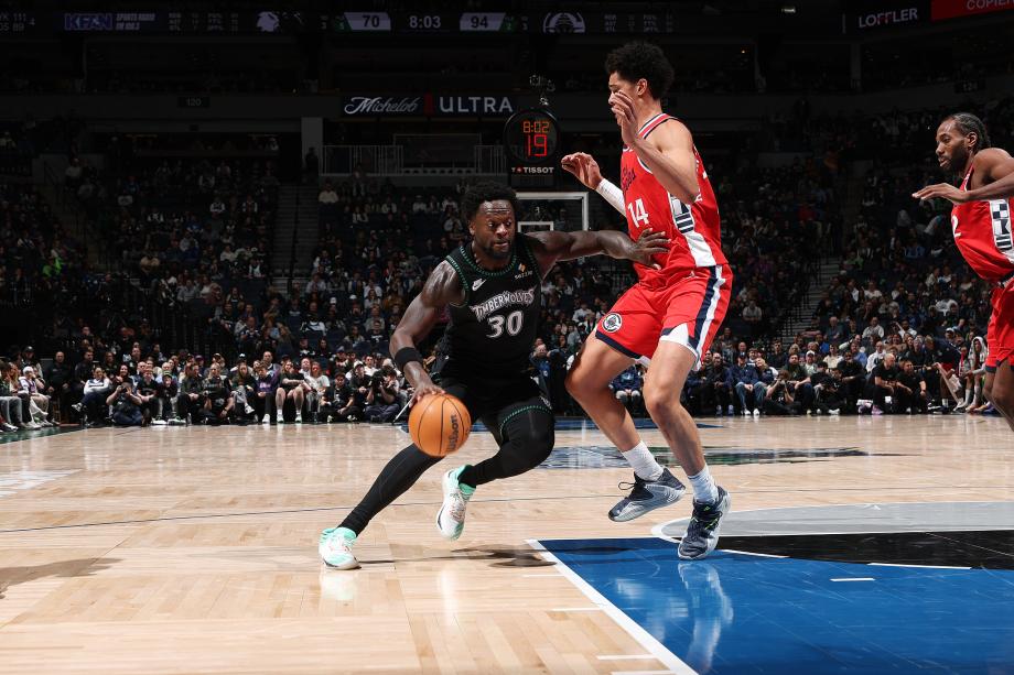 莱昂纳德41+8爱德华兹23分 快船客场大胜森林狼