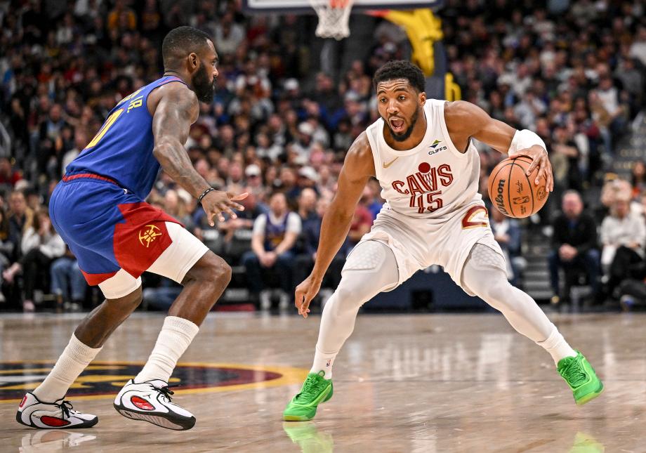 米切尔0.9秒罚球绝杀 骑士险胜掘金豪取四连胜