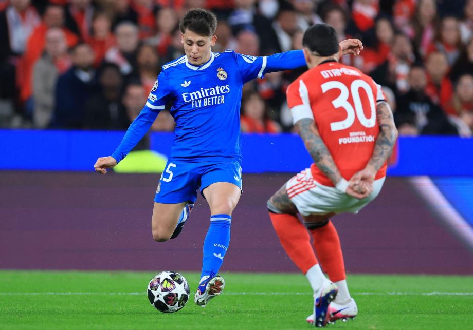 维尼修斯建功穆帅被罚下 皇马1-0胜本菲卡