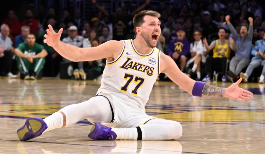 詹姆斯20分东契奇25分 湖人22分惨败凯尔特人