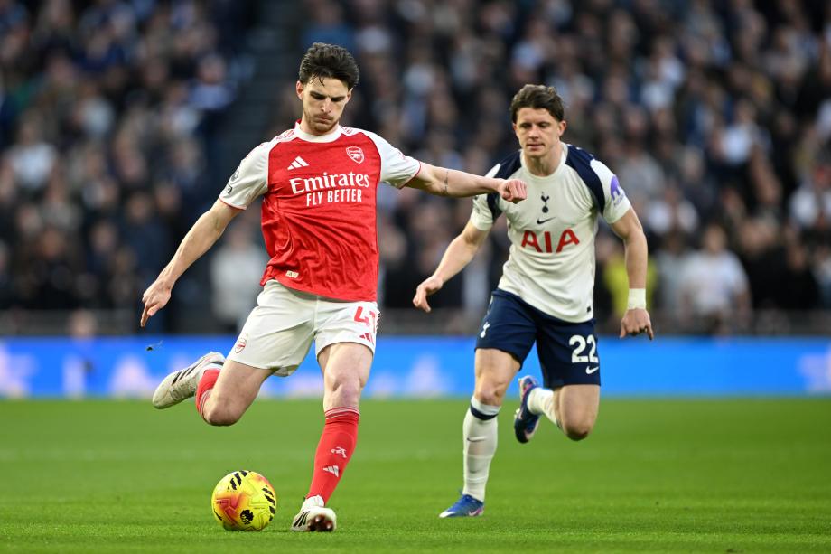 英超-埃泽、约克雷斯梅开二度 阿森纳4-1双杀热刺