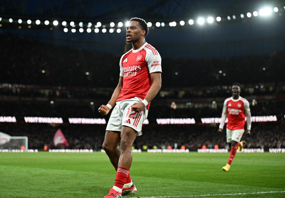 英超-萨利巴赛季首球 阿森纳2-1战胜10人切尔西