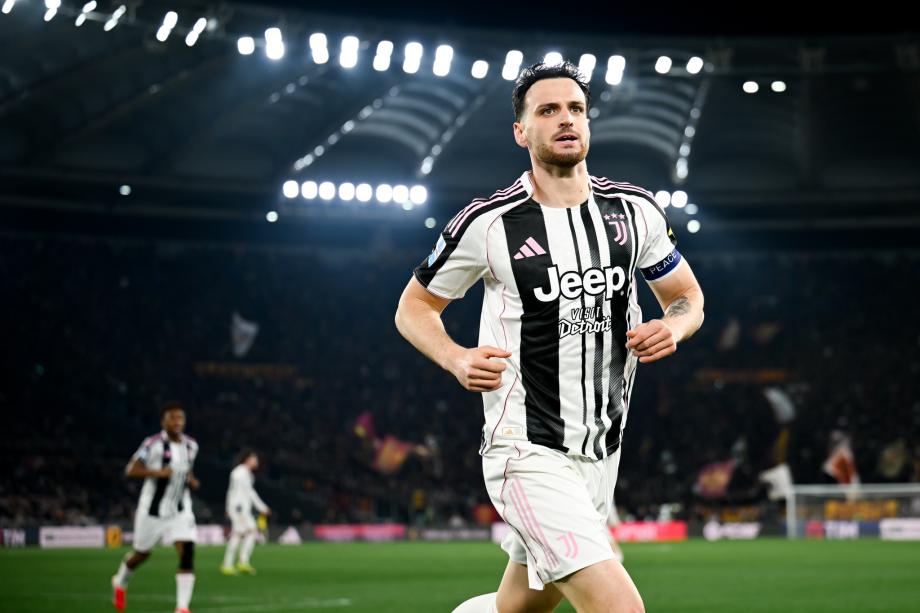 意甲-孔塞桑世界波加蒂绝平 罗马3-3战平尤文图斯